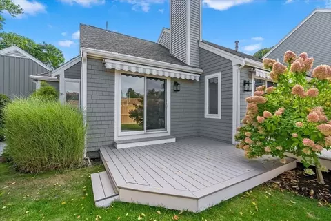 Exterior - 10 Floret Cir #10, Hingham, MA 02043 photo 4 of 11