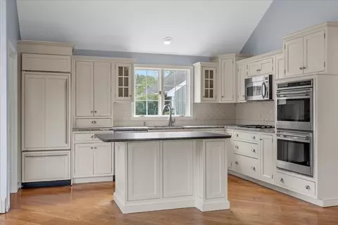 Kitchen - 10 Floret Cir #10, Hingham, MA 02043 photo 1 of 4