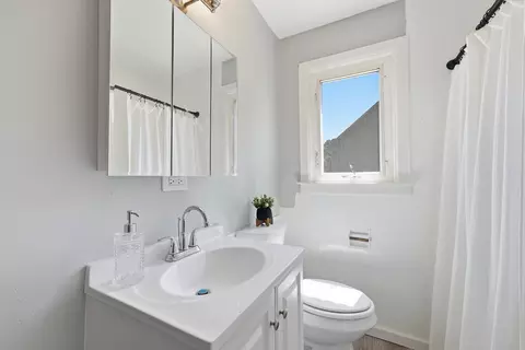 Bath - 78 Wollaston St, Springfield, MA 01119 photo 1 of 2