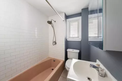 Bath - 528 Ferry St, Everett, MA 02149 photo 3 of 3
