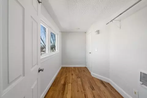Entry Way - 528 Ferry St, Everett, MA 02149 photo 5 of 6