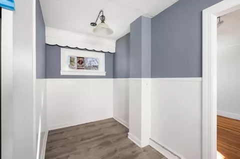 Entry Way - 528 Ferry St, Everett, MA 02149 photo 4 of 6
