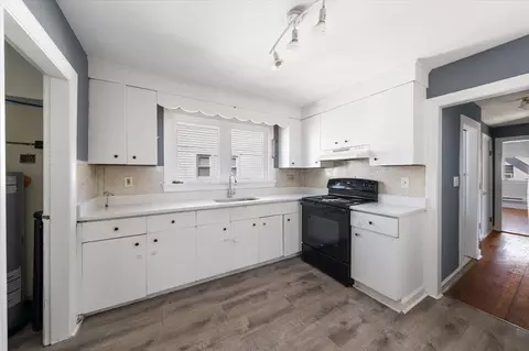 Kitchen - 528 Ferry St, Everett, MA 02149 photo 3 of 5