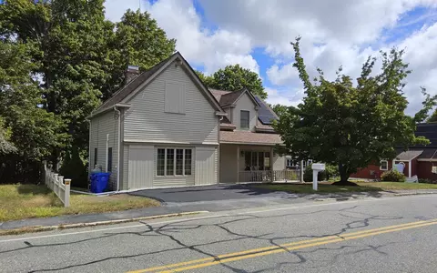 63 Pleasant St, Rockland, MA 02370