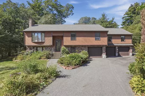 2 Clifford Rd, Burlington, MA 01803