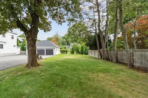 Exterior - 245 Summer Ave, Reading, MA 01867 photo 6 of 7
