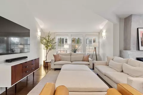 Living - 245 Summer Ave, Reading, MA 01867 photo 2 of 2