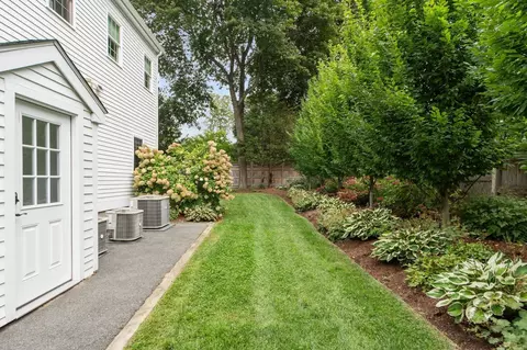 Exterior - 245 Summer Ave, Reading, MA 01867 photo 5 of 7