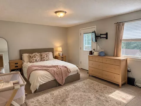 Bedroom - 145 Mckinstry Ave, Chicopee, MA 01013 photo 1 of 9