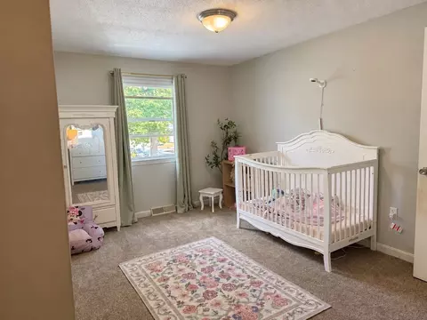 Bedroom - 145 Mckinstry Ave, Chicopee, MA 01013 photo 3 of 9