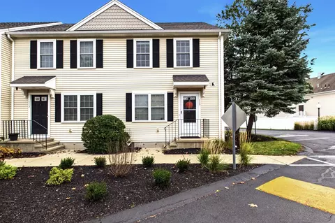 115 Boxberry Ln #115, Rockland, MA 02370