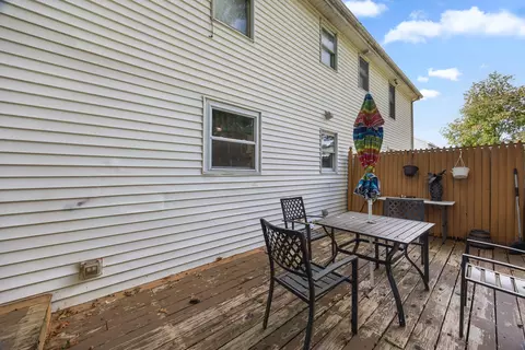 Exterior - 133 Commonwealth Ave #B, Worcester, MA 01604 photo 4 of 11