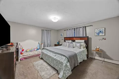 Bedroom - 133 Commonwealth Ave #B, Worcester, MA 01604 photo 3 of 9