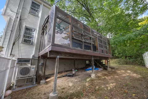 Exterior - 133 Commonwealth Ave #B, Worcester, MA 01604 photo 7 of 11