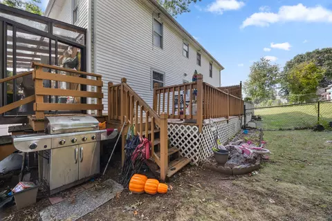 Exterior - 133 Commonwealth Ave #B, Worcester, MA 01604 photo 5 of 11