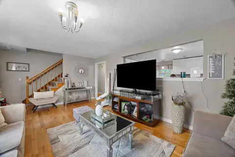 Living - 133 Commonwealth Ave #B, Worcester, MA 01604 photo 1 of 1