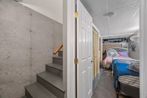 Bedroom - 133 Commonwealth Ave #B, Worcester, MA 01604 photo 9 of 9