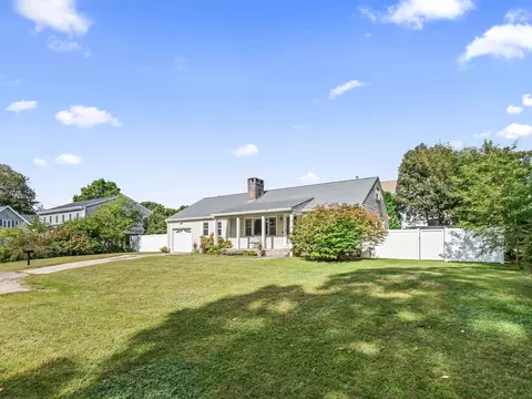 5 Briggs St, Whitinsville, MA 01588