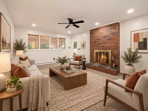 Living - 74 Springfield St, Springfield, MA 01107 photo 3 of 4