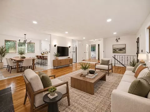 Living - 74 Springfield St, Springfield, MA 01107 photo 2 of 4