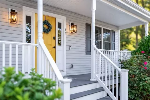 45 Saw Mill Ln, Rockland, MA 02370