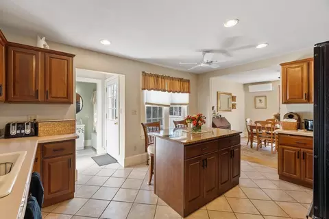 Kitchen - 37 Hartz St, Gloucester, MA 01930 photo 3 of 4