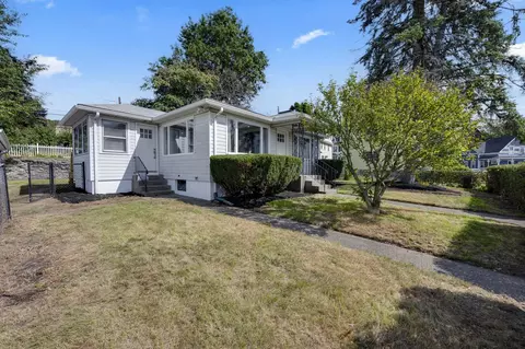 Exterior - 79 Chilmark St, Worcester, MA 01604 photo 4 of 9