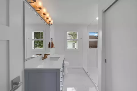 Bath - 79 Chilmark St, Worcester, MA 01604 photo 2 of 3