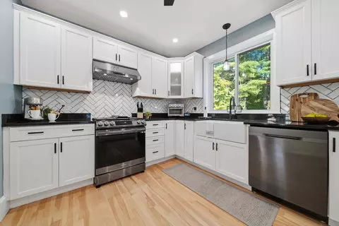 Kitchen - 51 Main St, Atkinson, NH 03811 photo 2 of 3