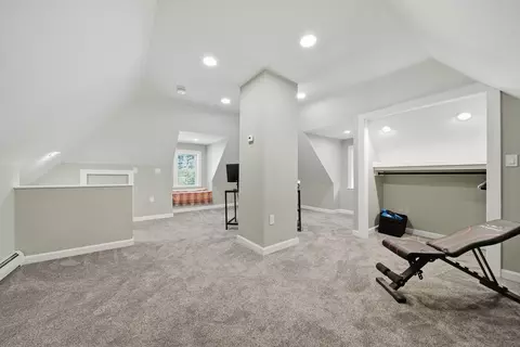 Entry Way - 51 Main St, Atkinson, NH 03811 photo 7 of 10