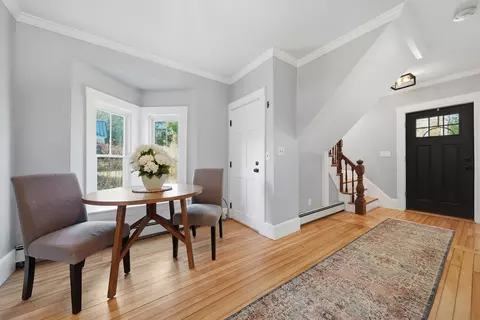 Entry Way - 51 Main St, Atkinson, NH 03811 photo 2 of 10