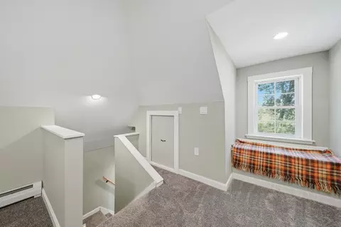 Entry Way - 51 Main St, Atkinson, NH 03811 photo 9 of 10