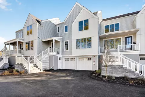 17 Jewett Pl #2, Newton, MA 02458