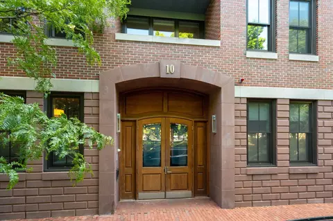 10 St George St #602, Boston, MA 02118