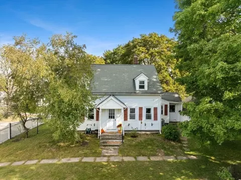 Exterior - 24 School St, Walpole, MA 02081 photo 2 of 9