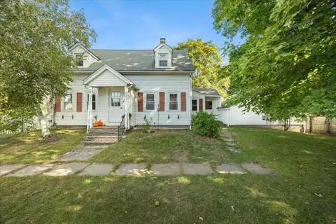 Exterior - 24 School St, Walpole, MA 02081 photo 7 of 9