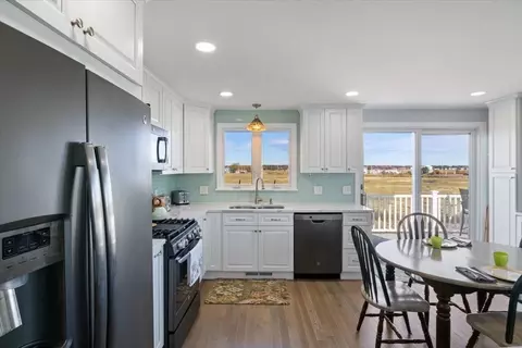 Kitchen - 72 Island Path #72, Hampton, NH 03842 photo 2 of 4