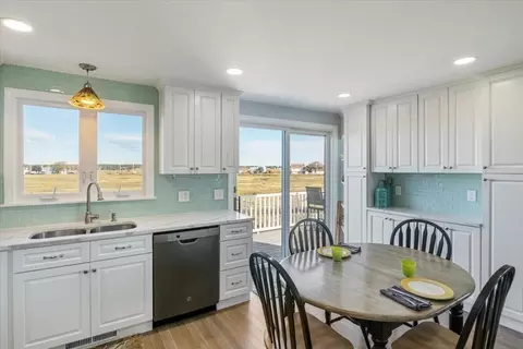 Kitchen - 72 Island Path #72, Hampton, NH 03842 photo 4 of 4