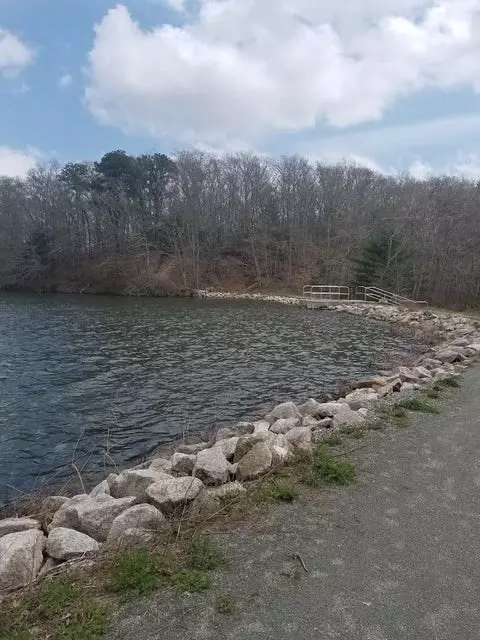 View/Area - 35 Pequot Rd, Mashpee, MA 02649 photo 1 of 4