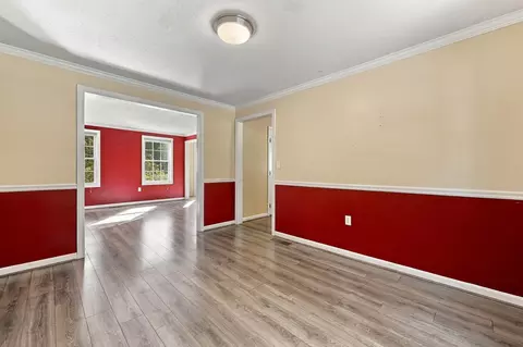 Living - 16 Lancaster Rd, Clinton, MA 01510 photo 4 of 8