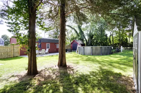 Exterior - 35 Nightingale St, Fall River, MA 02721 photo 5 of 7
