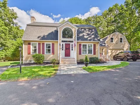 172 Landry Ave, North Attleboro, MA 02760