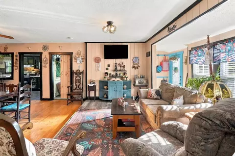 Living - 30 Baldwinville Rd, Phillipston, MA 01331 photo 1 of 2