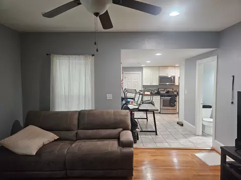 Entry Way - 205 Stackpole St, Lowell, MA 01852 photo 1 of 3