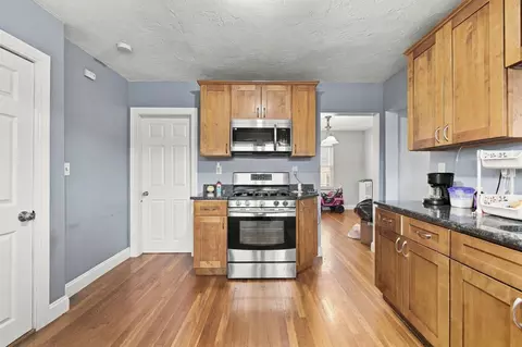 Entry Way - 59 Albion St, Everett, MA 02149 photo 1 of 3