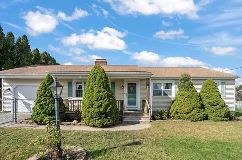 935 Allen St, Dartmouth, MA 02747