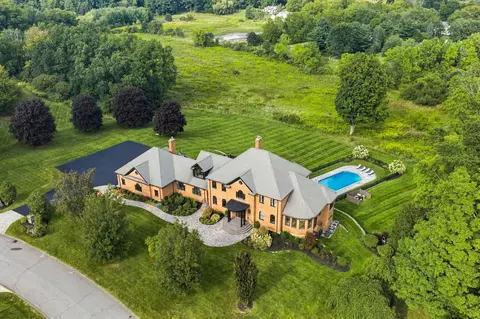3 Wyndemere Dr, Southborough, MA 01772