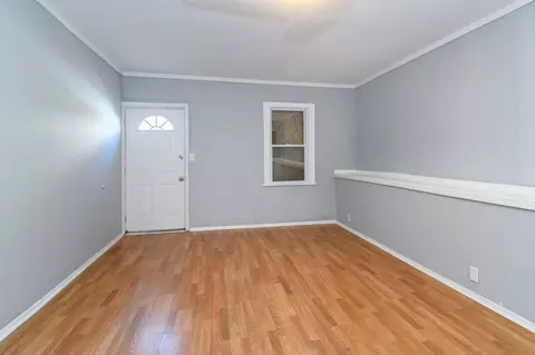Living - 52 525 Wall St, Worcester, MA 01604 photo 1 of 11
