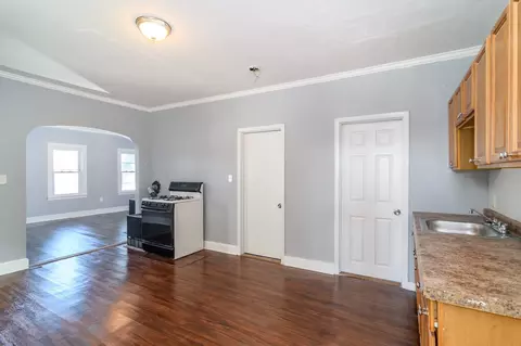 Entry Way - 52 525 Wall St, Worcester, MA 01604 photo 1 of 3