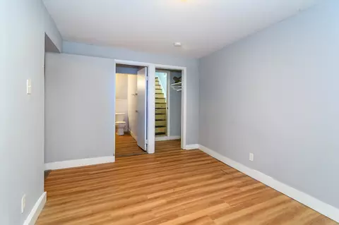 Bedroom - 52 525 Wall St, Worcester, MA 01604 photo 2 of 11